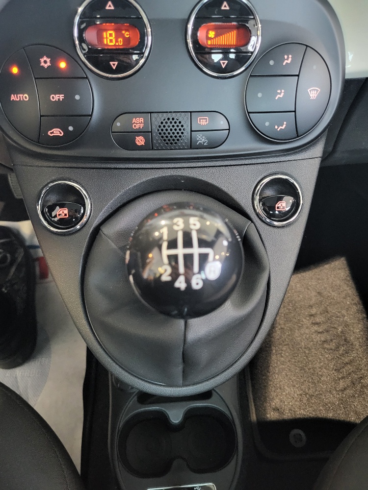 FIAT 500 1.0 70cv HYBRID DOLCEVITA + PACK COMFORT – OK NEOPATENTATI – SOLO 17.000 KM!!!!