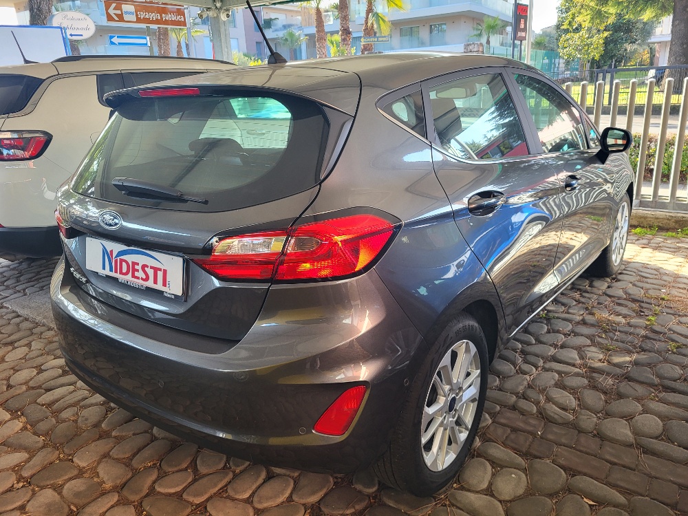 FORD FIESTA 1.1 75cv 5 PORTE TITANIUM – OK NEOPATENTATI