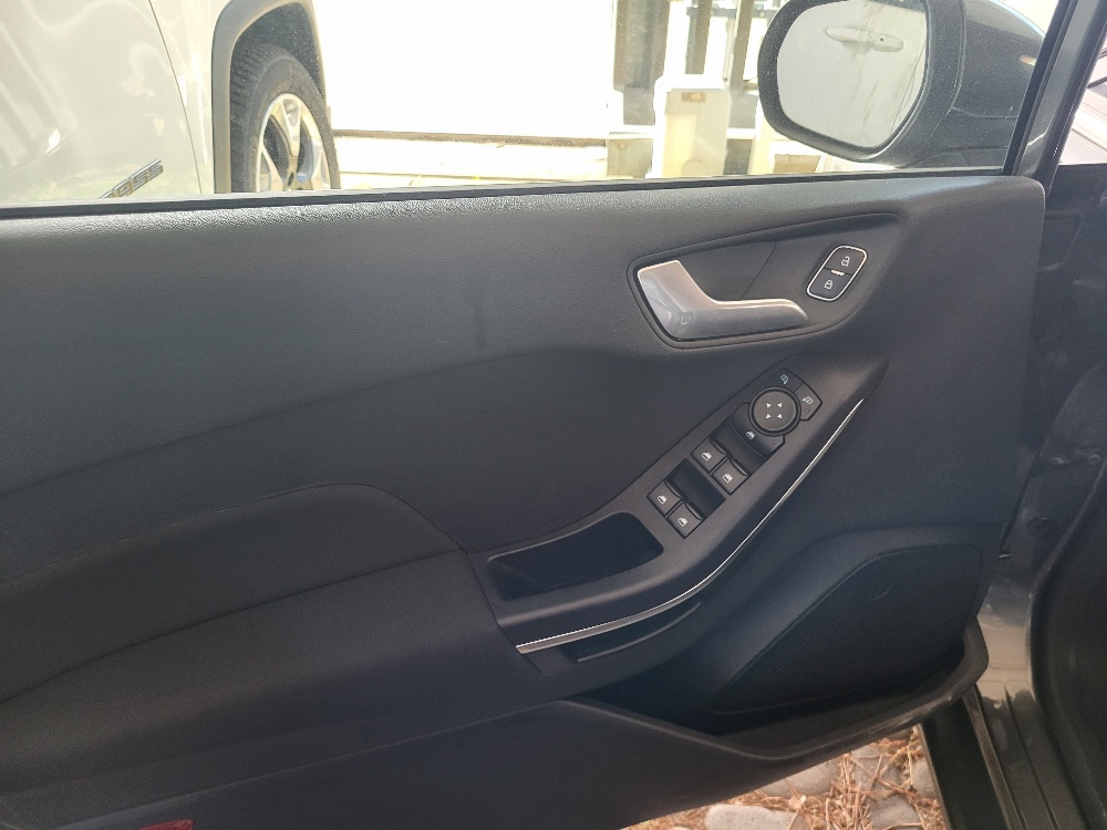 FORD FIESTA 1.1 75cv 5 PORTE TITANIUM – OK NEOPATENTATI