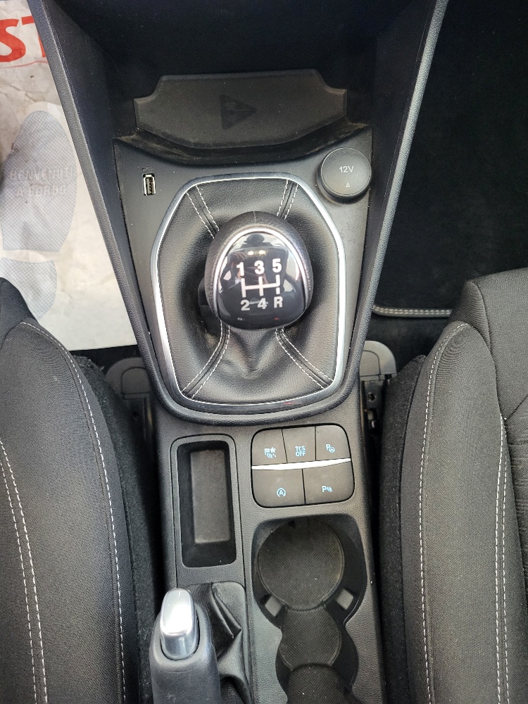 FORD FIESTA 1.1 75cv 5 PORTE TITANIUM – OK NEOPATENTATI