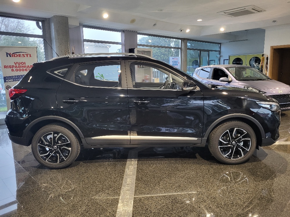 MG ZS 1.5 106cv LUXURY – KM0 – OK NEOPATENTATI