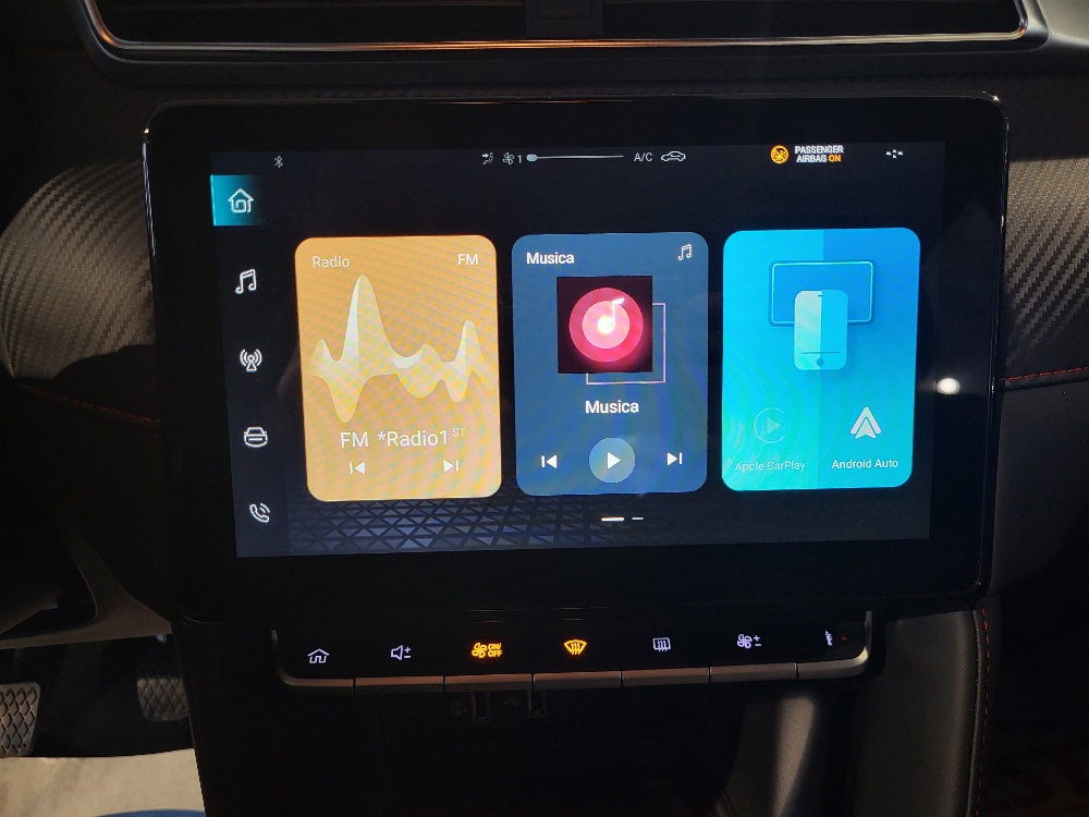 MG ZS 1.5 106cv LUXURY – KM0 – OK NEOPATENTATI