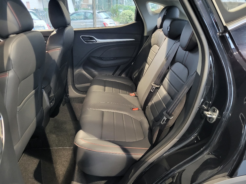 MG ZS 1.5 106cv LUXURY – KM0 – OK NEOPATENTATI