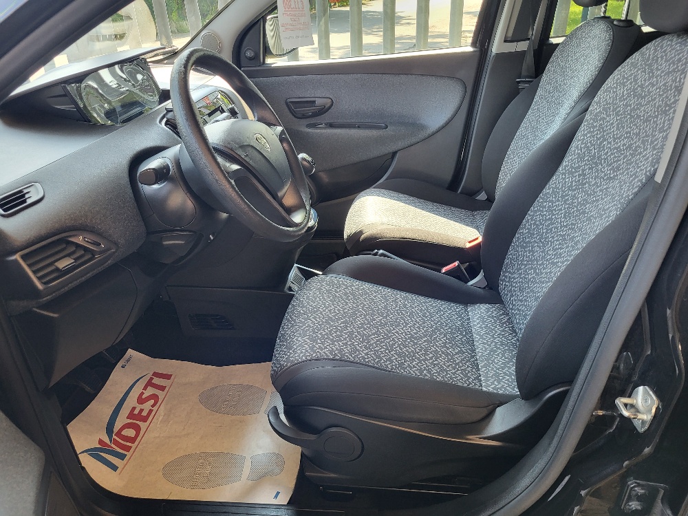 LANCIA Y SILVER 1.0 70cv HYBRID – OK NEOPATENTATI