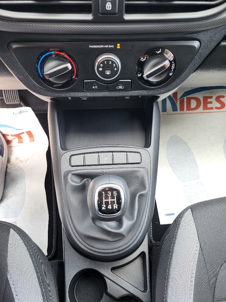 HYUNDAI i10 1.0 63cv CONNECTLINE – KM0 PROMO – OK NEOPATENTATI !!!