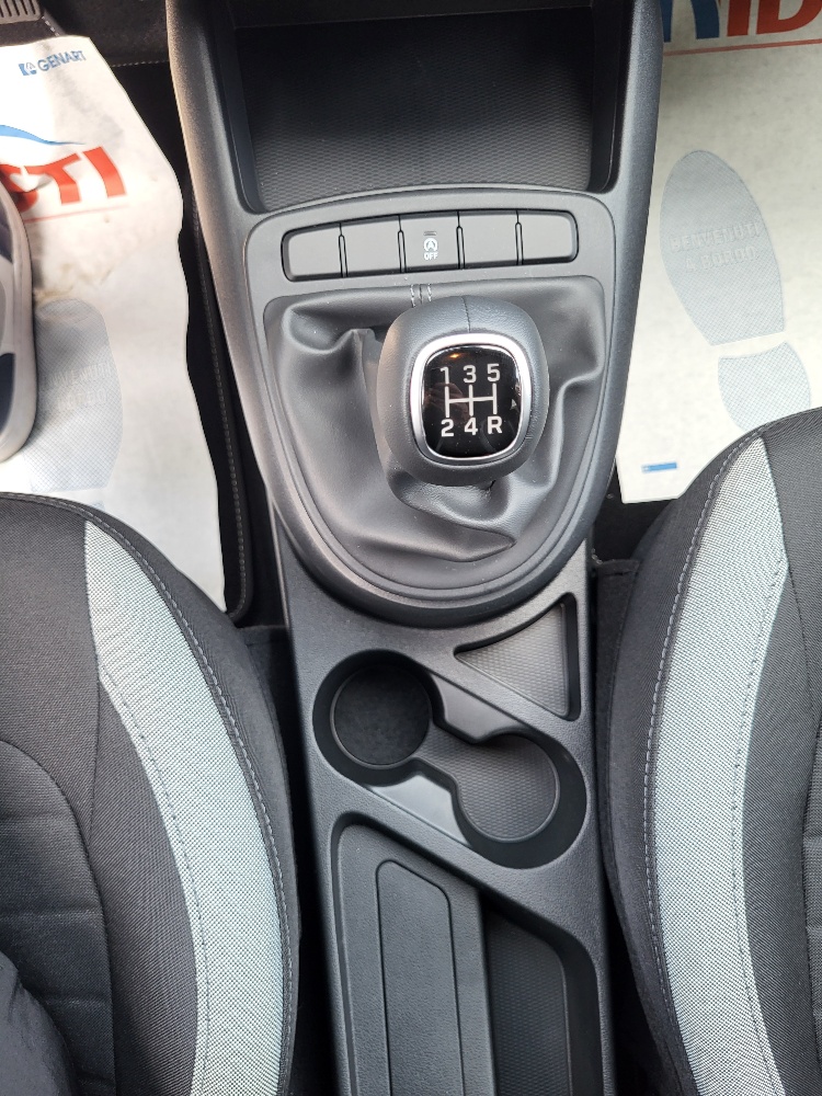 HYUNDAI i10 1.0 63cv CONNECTLINE – KM0 PROMO – OK NEOPATENTATI !!!