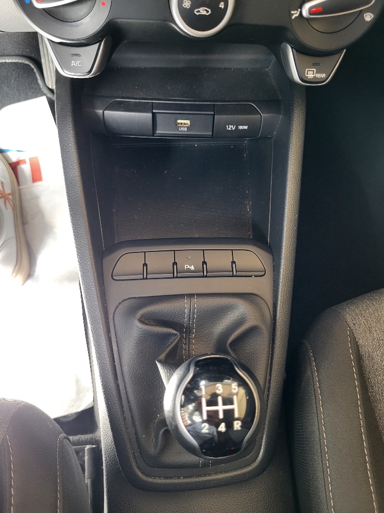 KIA STONIC 1.2 BENZINA CON IMPIANTO GPL ORIGINALE DALLA FABBRICA