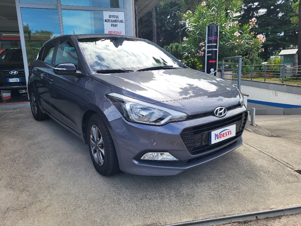 HYUNDAI i20 1.2 BENZINA CON IMPIANTO GPL ORIGINALE DALLA FABBRICA – OK NEOPATENTATI