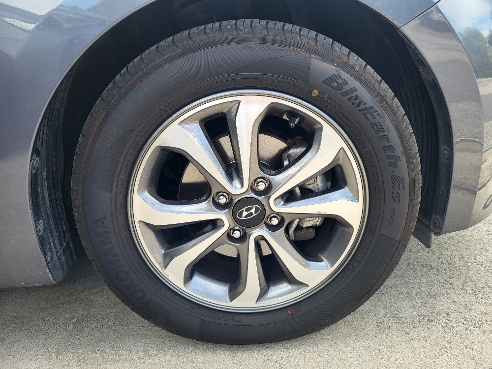 HYUNDAI i20 1.2 BENZINA CON IMPIANTO GPL ORIGINALE DALLA FABBRICA – OK NEOPATENTATI