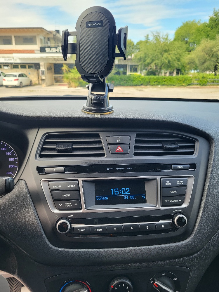 HYUNDAI i20 1.2 BENZINA CON IMPIANTO GPL ORIGINALE DALLA FABBRICA – OK NEOPATENTATI