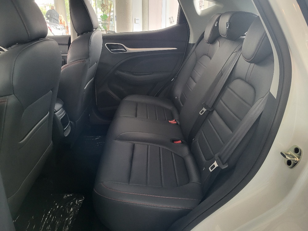 MG ZS 1.5 106cv LUXURY – KM0 – OK NEOPATENTATI