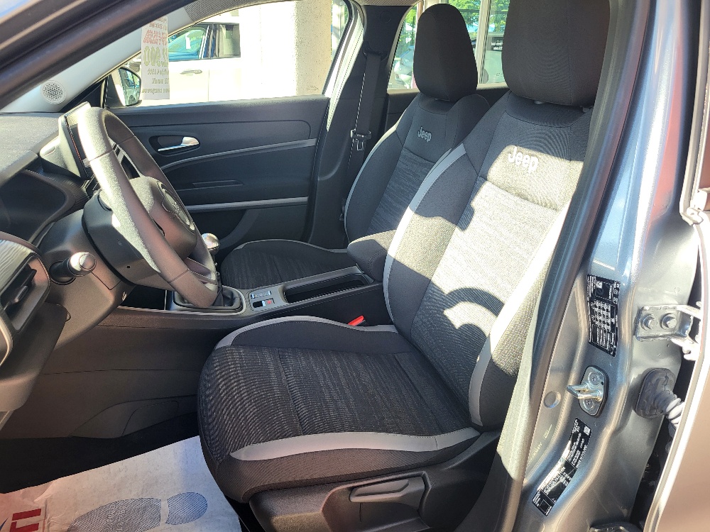 JEEP AVENGER 1.2 TURBO 100cv LONGITUDE KM0 2025 – PRONTACONSEGNA – BLACK DICEMBER