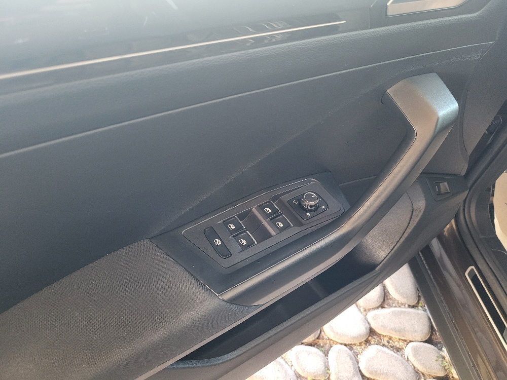 VOLKSWAGEN T-ROC 1.6 tdi 115cv STYLE IQ-DRIVE – PREZZO PROMO