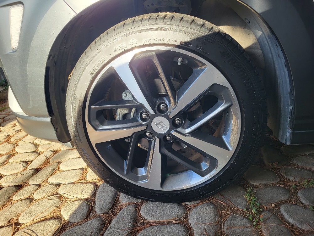 HYUNDAI KONA 1.0 t-gdi 120cv X-POSSIBLE – OK NEOPATENTATI