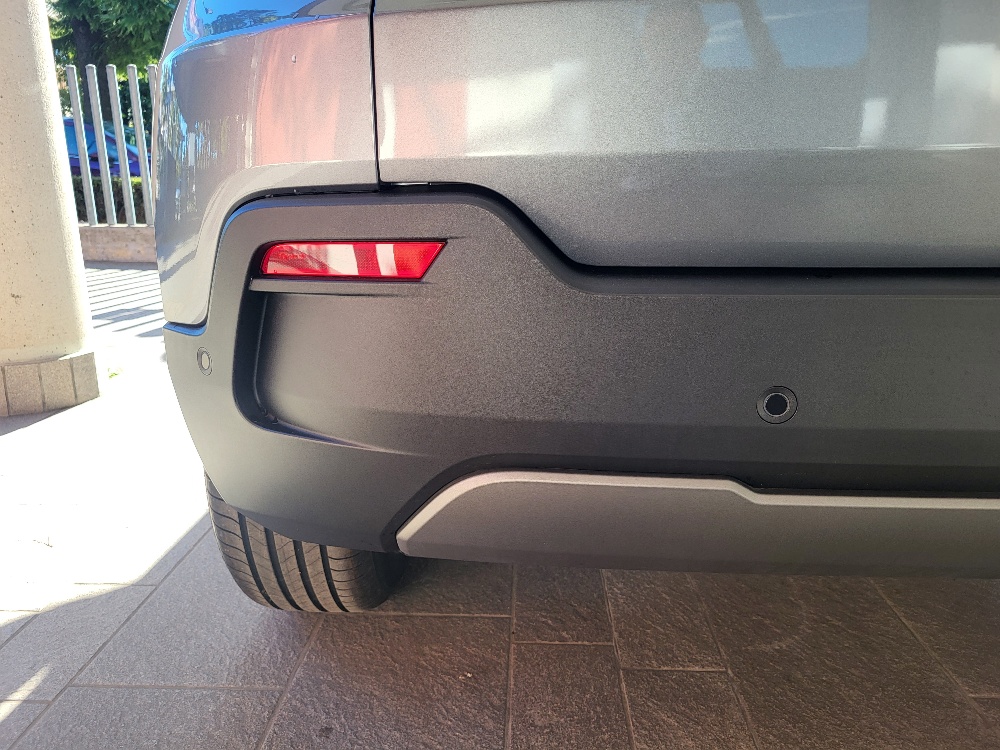 JEEP AVENGER 1.2 TURBO 100cv LONGITUDE KM0 2025 – PRONTACONSEGNA – BLACK DICEMBER